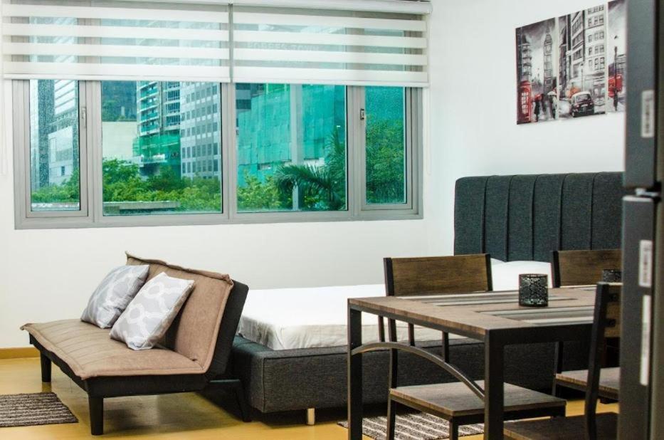 Prime Avant Bgc Location Apartments By Ph Staycation Manila Dış mekan fotoğraf