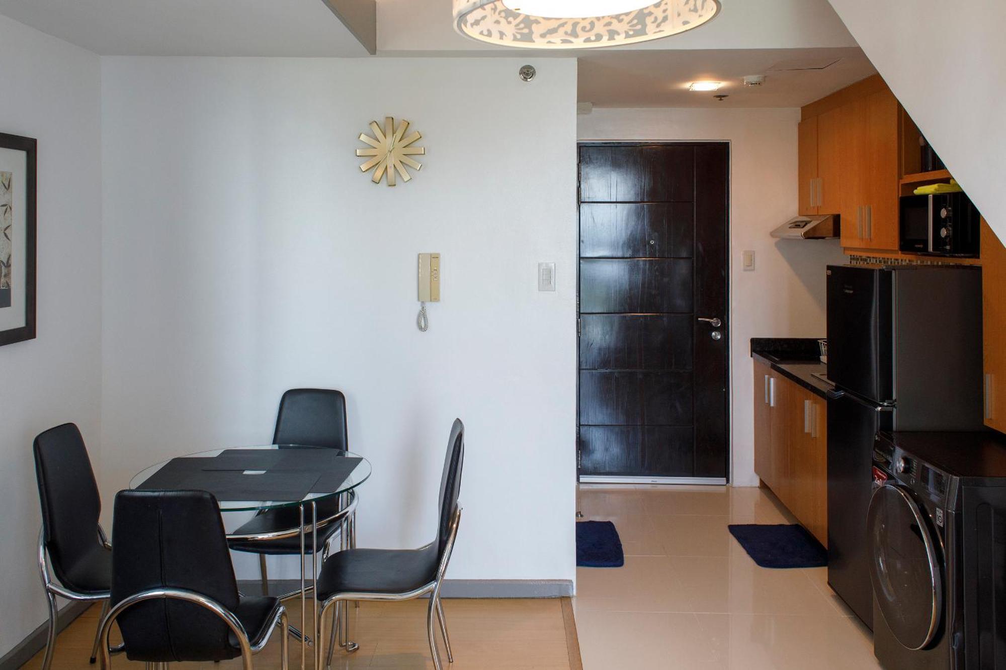 Prime Avant Bgc Location Apartments By Ph Staycation Manila Dış mekan fotoğraf