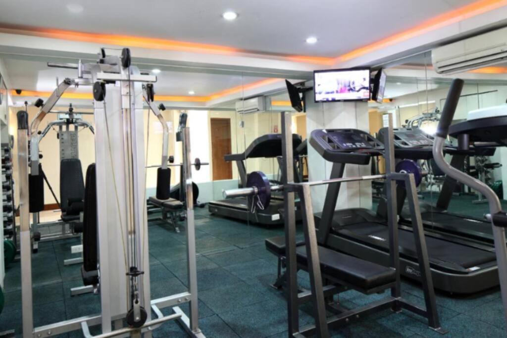 Prime Avant Bgc Location Apartments By Ph Staycation Manila Dış mekan fotoğraf
