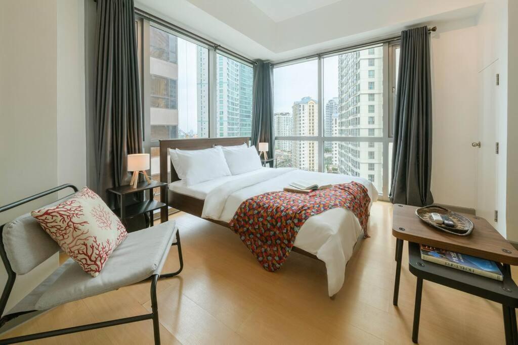 Prime Avant Bgc Location Apartments By Ph Staycation Manila Dış mekan fotoğraf